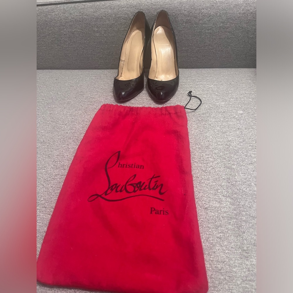 Christian Louboutin Black Patent leather pumps size 38.5. With dust bag (no box)
